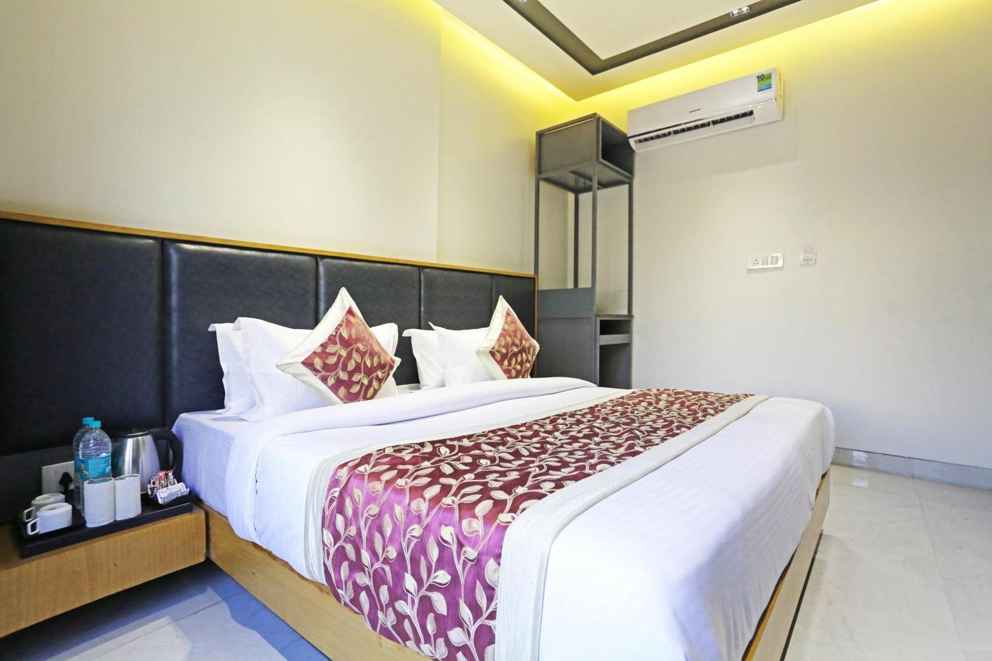 Crown Hotel Agra Near Taj Mahal Exteriör bild