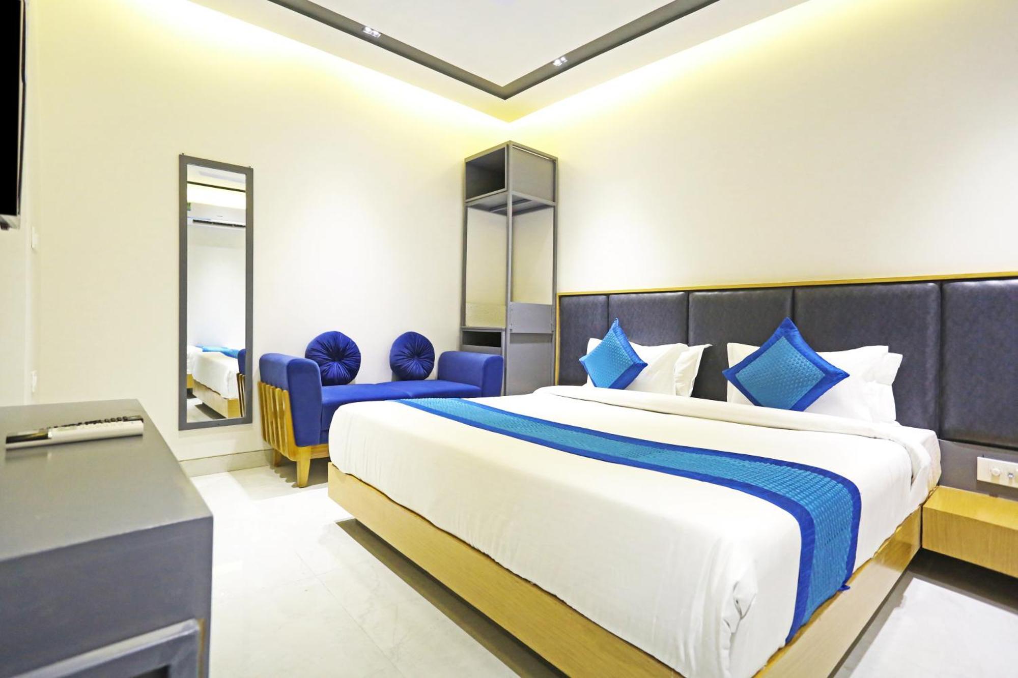 Crown Hotel Agra Near Taj Mahal Exteriör bild
