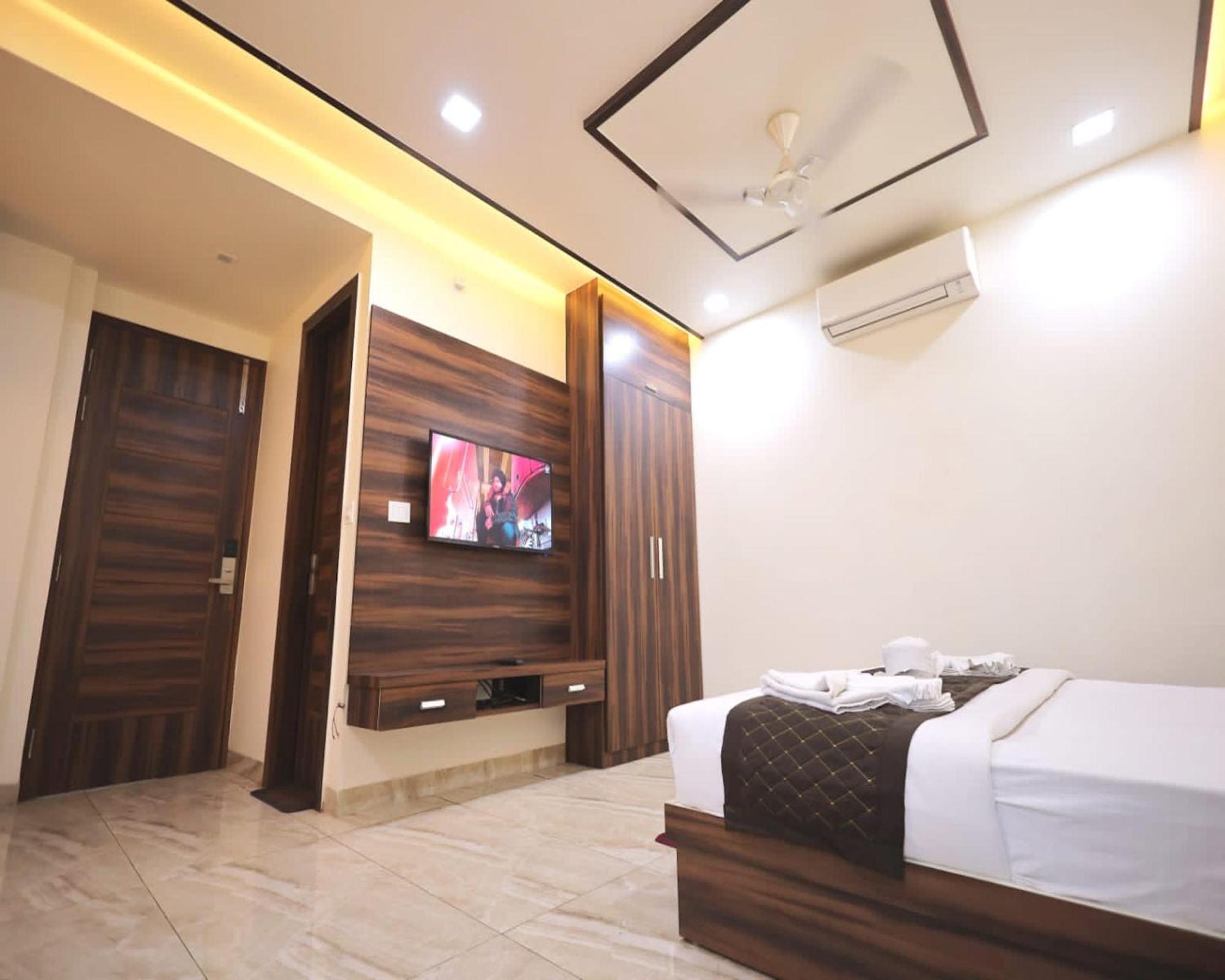 Crown Hotel Agra Near Taj Mahal Exteriör bild